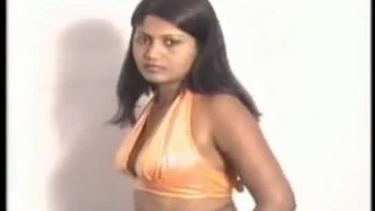 Indian aunty showing off her tits