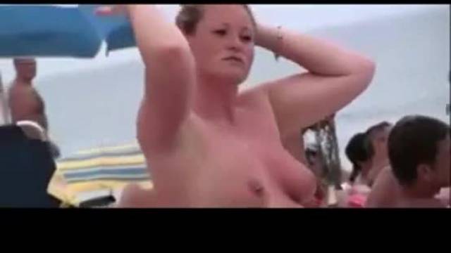 Wify suck cock nicely in beach