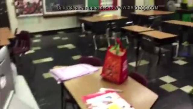 Teacher fucks pupil on college